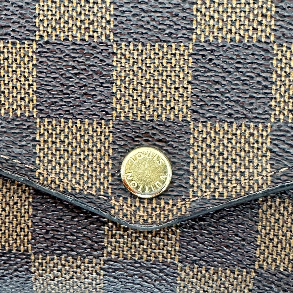 Louis Vuitton Sarah Wallet